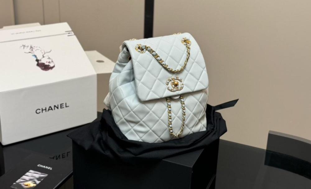 Chanel 24s
