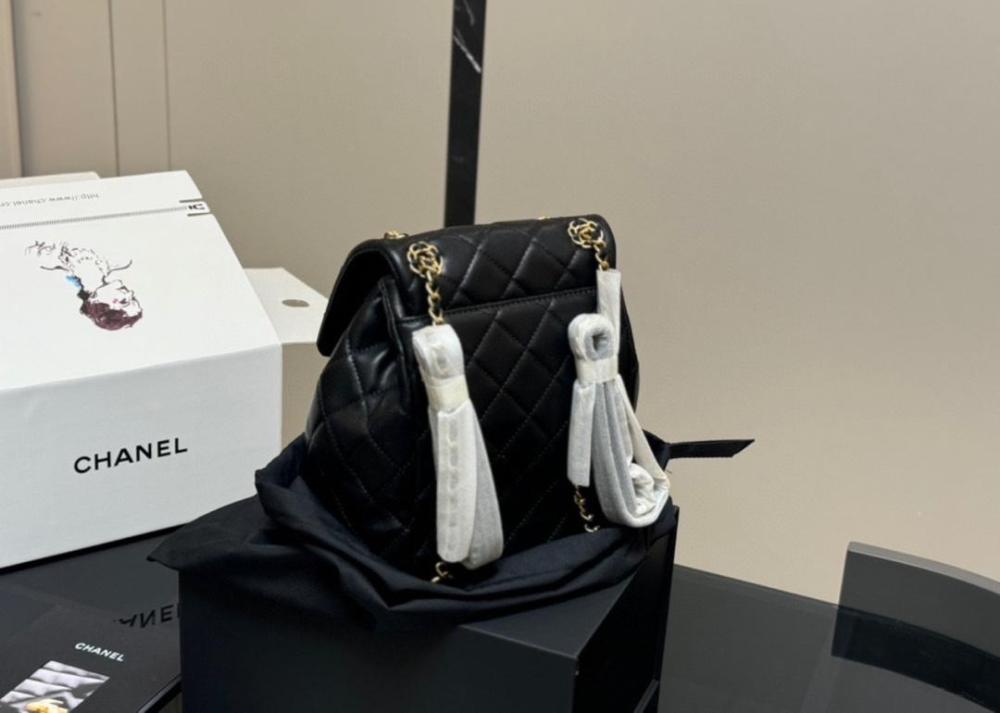 Chanel 24s
