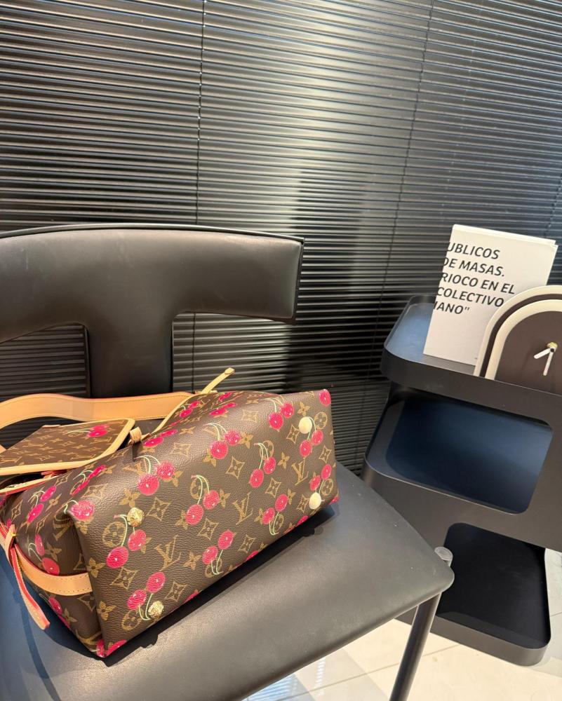 LV Carryall