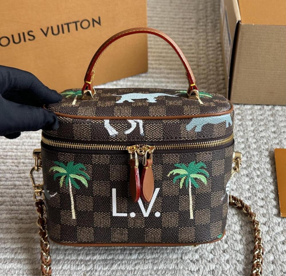 LV Vanity