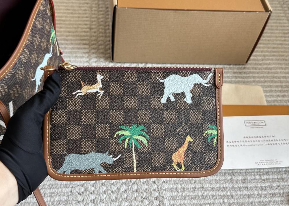 LV Carryall