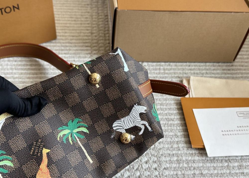 LV Carryall