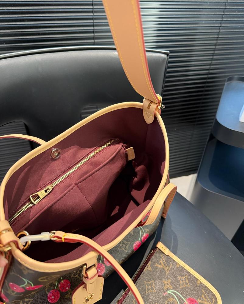 LV Carryall