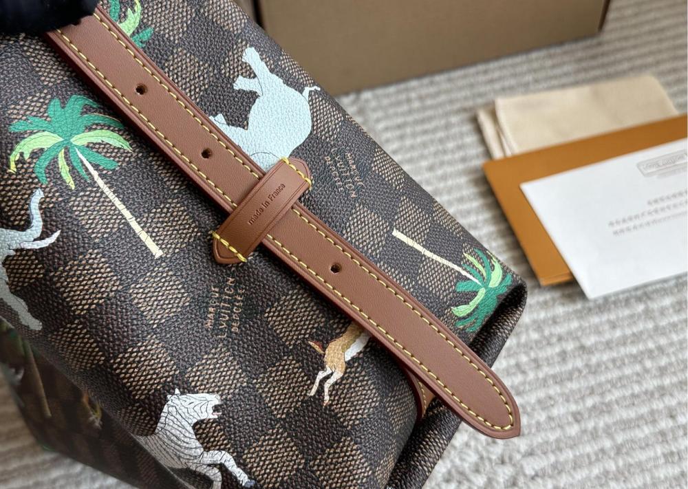 LV Carryall