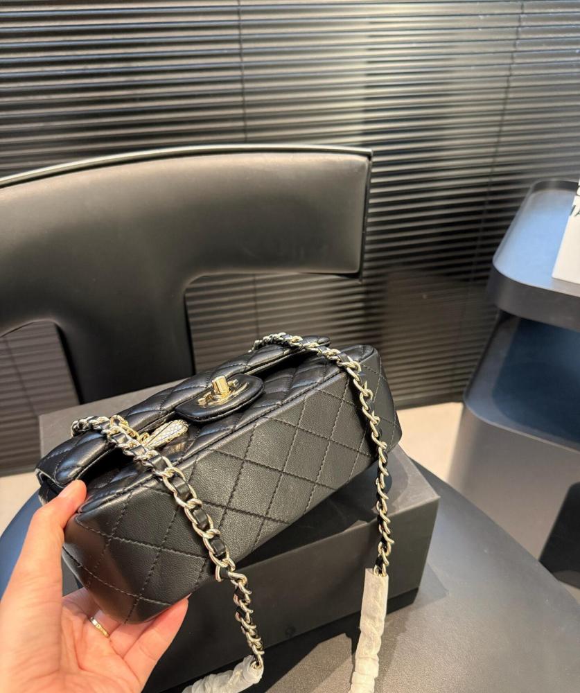Chanel CF