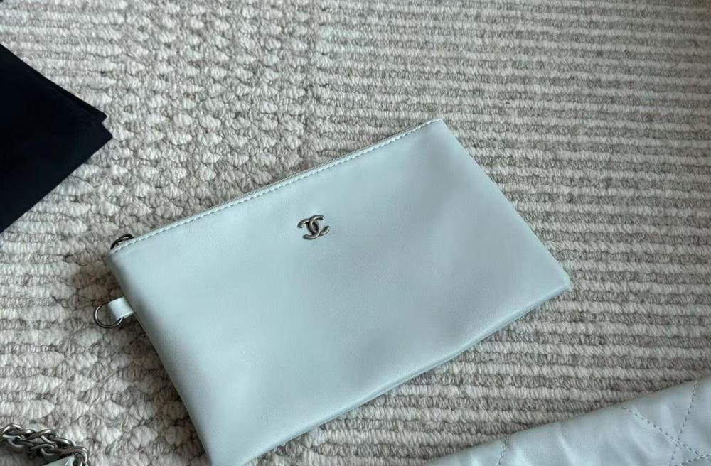 Chanel 22 Bag