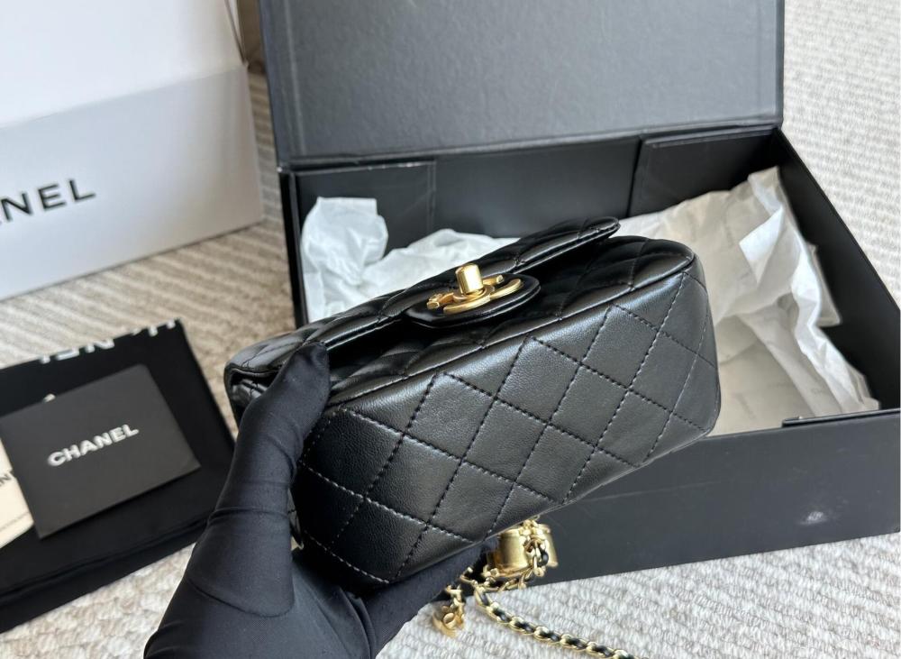 Chanel CF