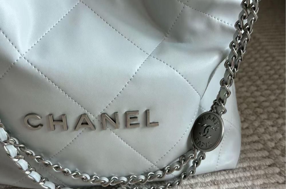 Chanel 22 Bag