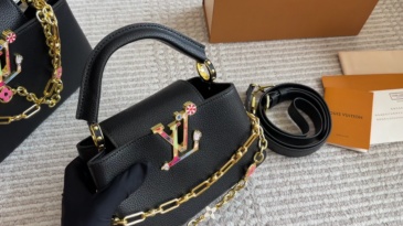 LV Capucines