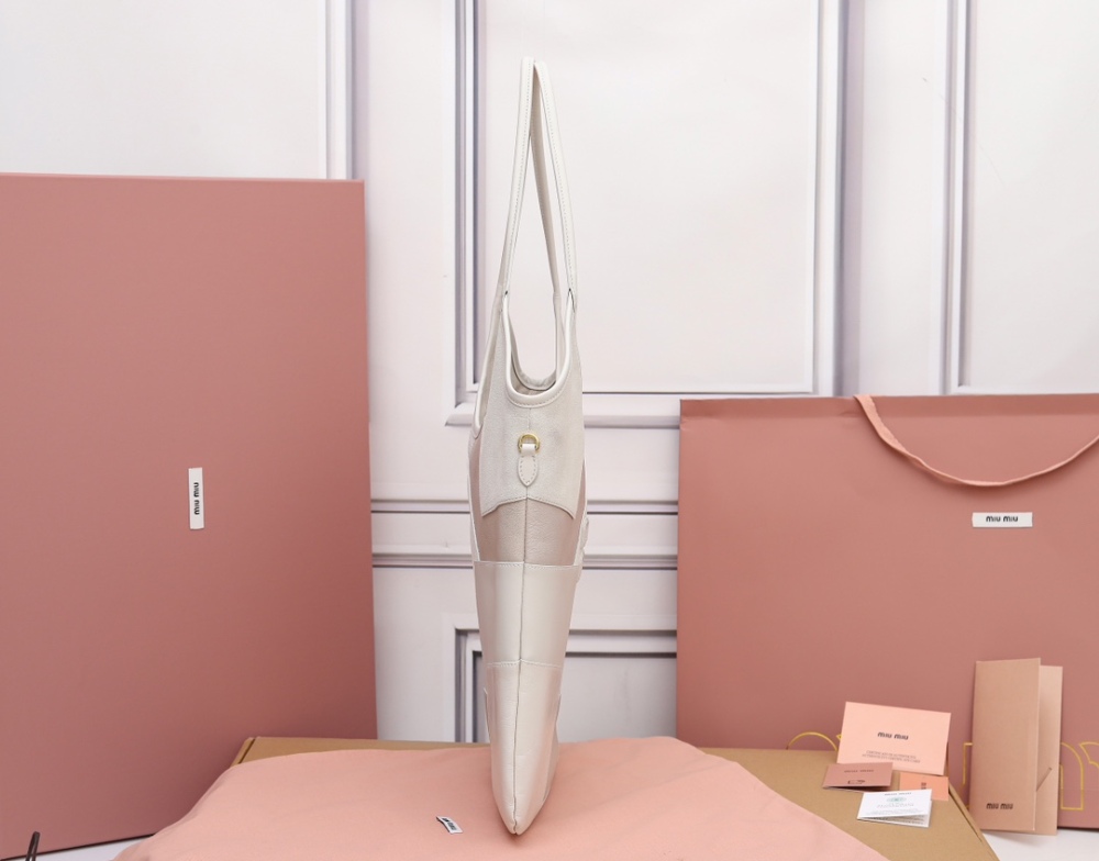 MiuMiu hobo