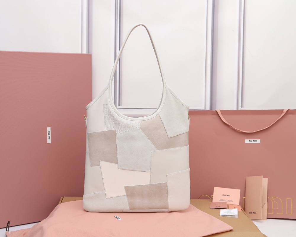 MiuMiu hobo