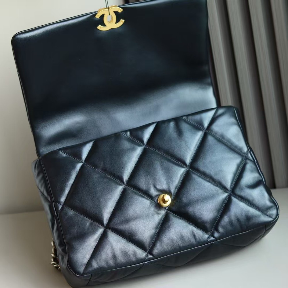 Chanel 19 bag