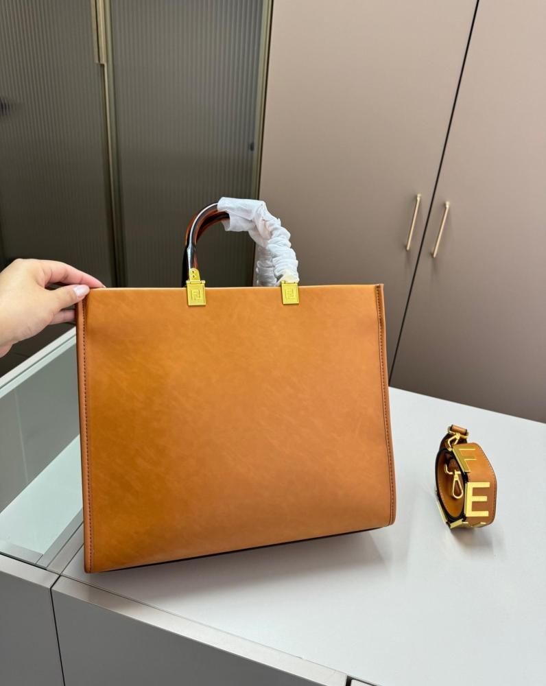 Fendi tote