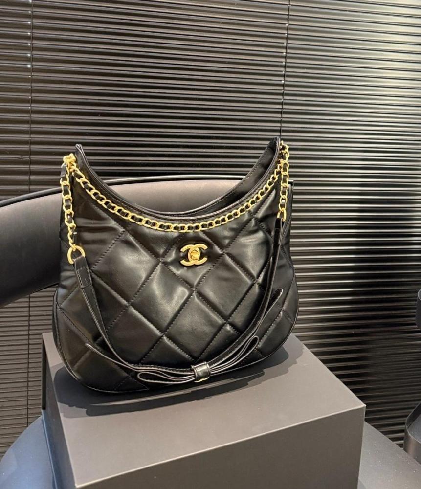 Chanel 25 hobo