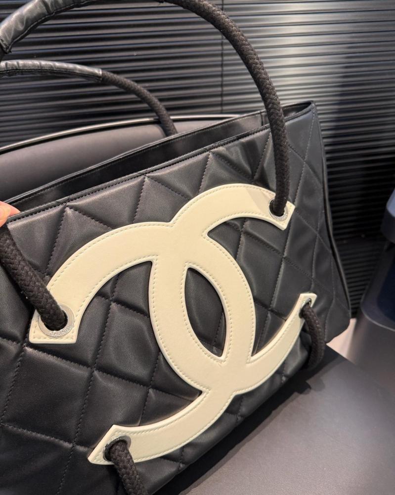 Chanel tote