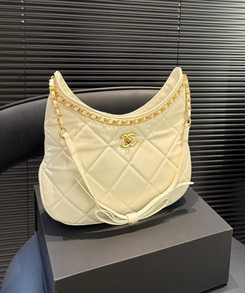 Chanel 25 hobo
