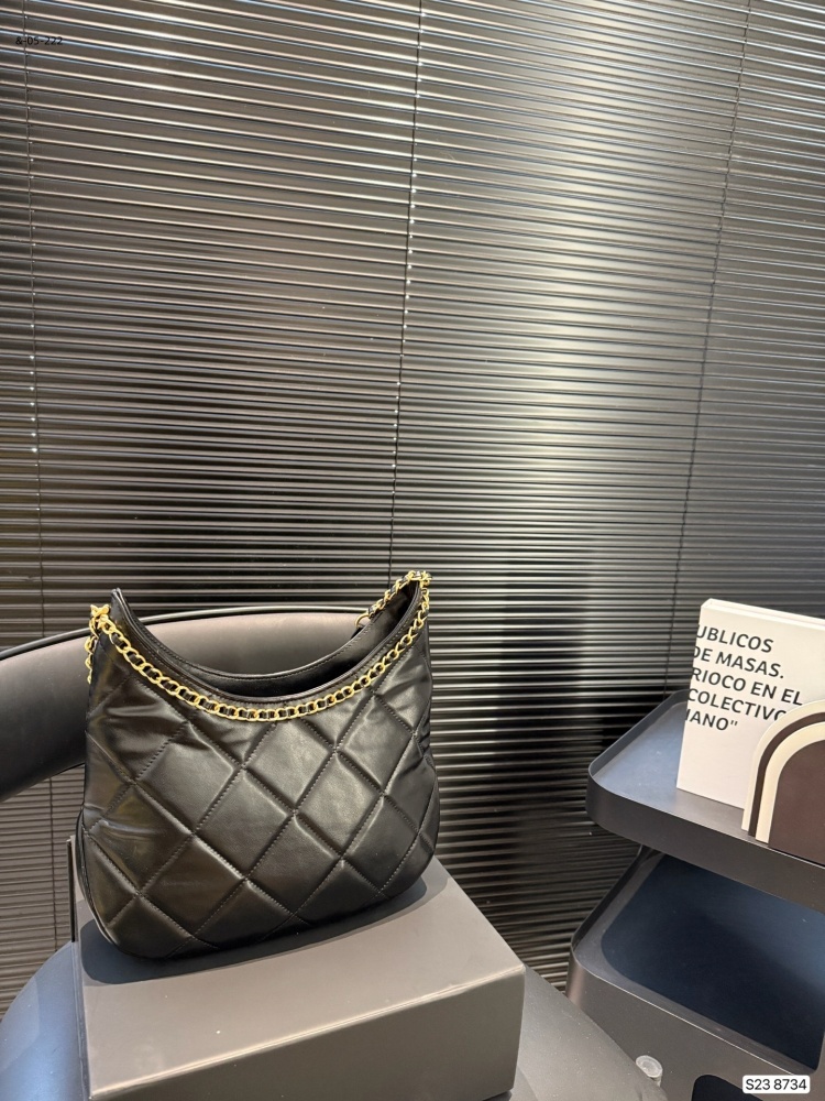 Chanel 25 hobo