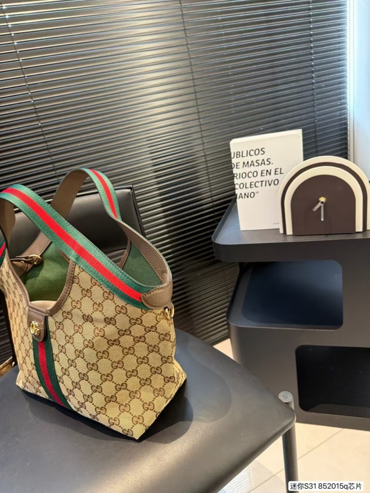 Gucci Giglio