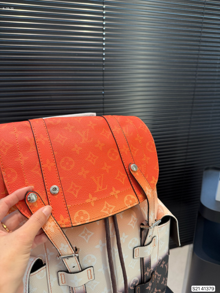 LV Christopher