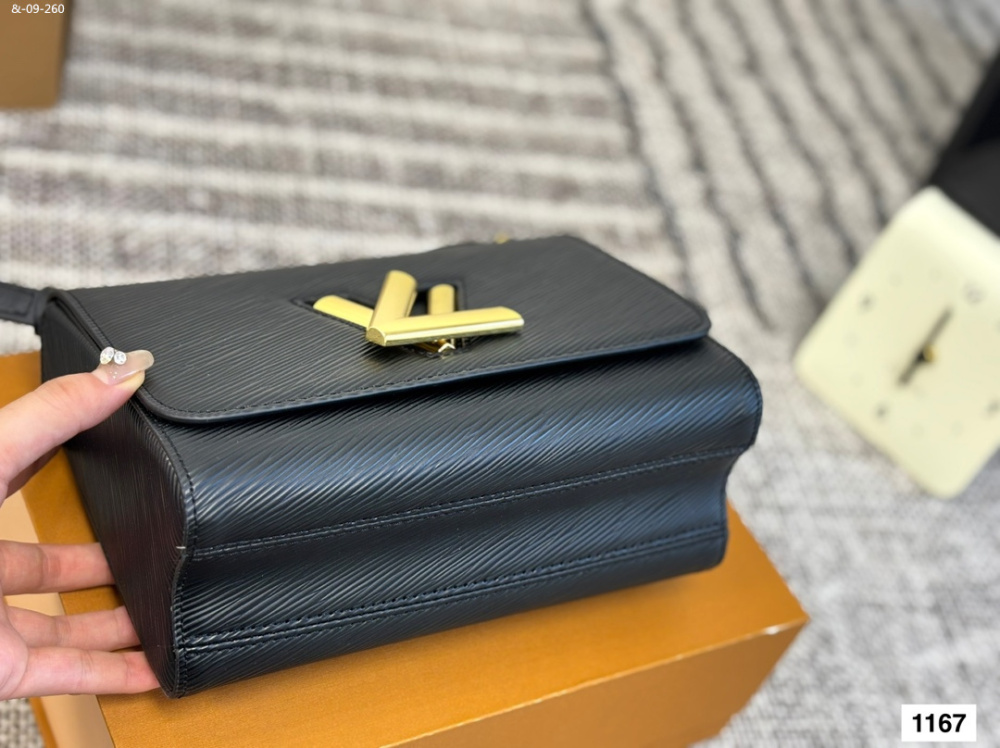 LV Twist