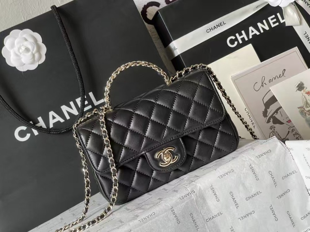 Chanel 23A Diamond handle cf