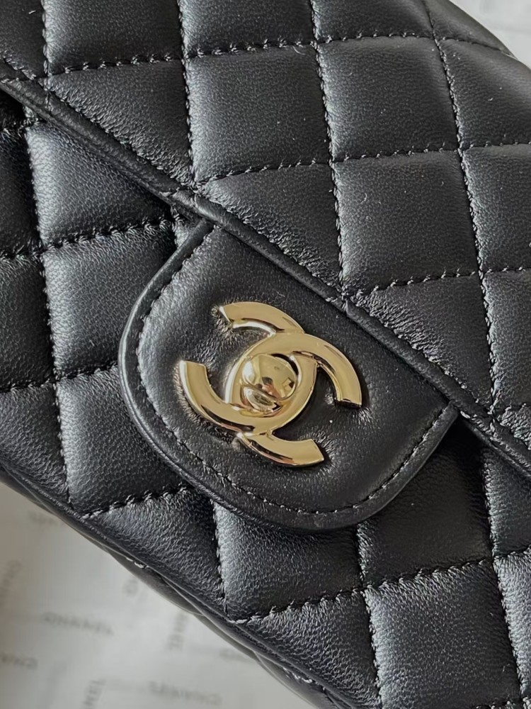 Chanel 23A Diamond handle cf