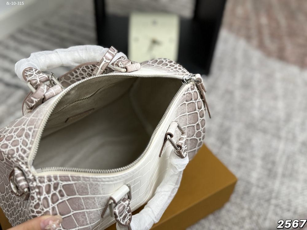 LV speedy nigo 25