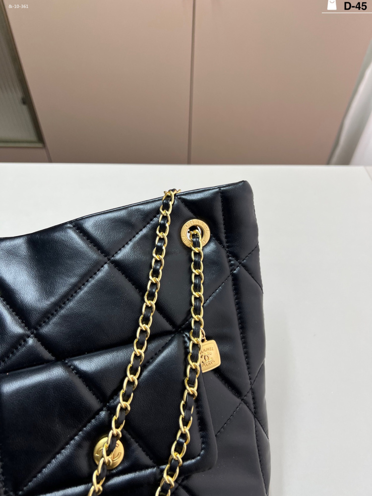 Chanel 25k hobo