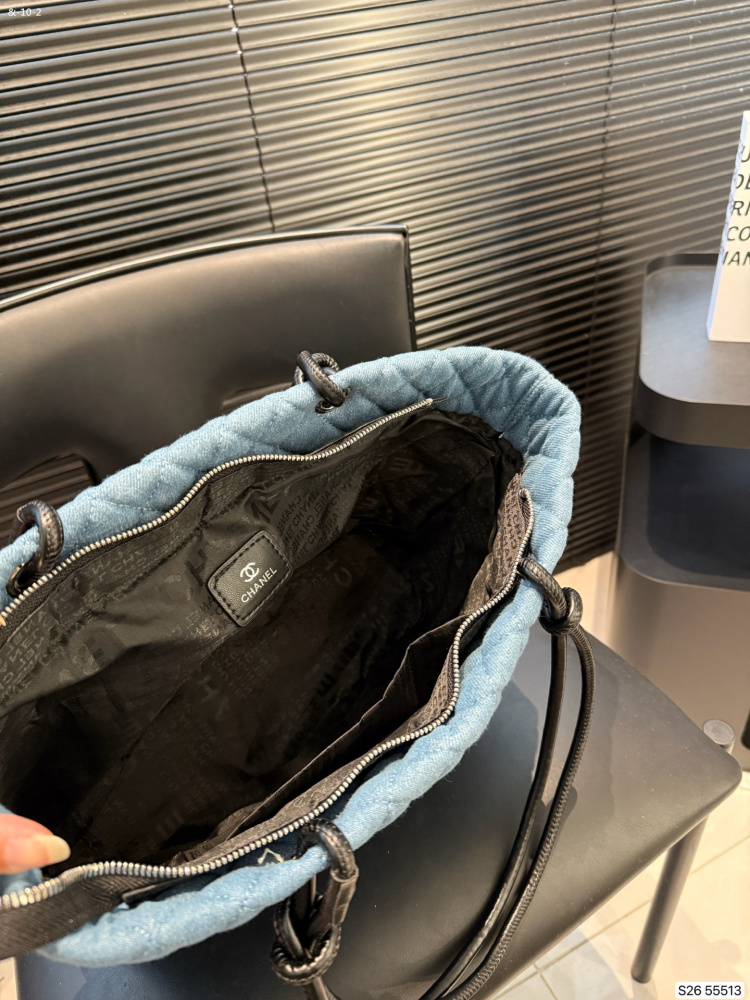Chanel tote