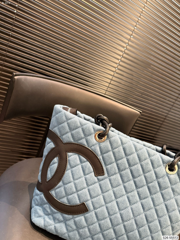 Chanel tote
