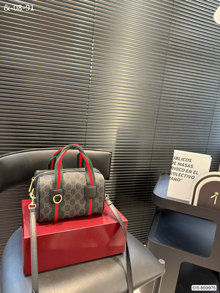 Gucci  boston
