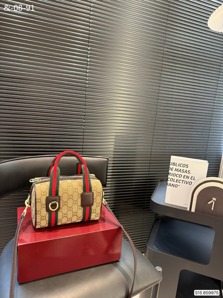 Gucci  boston