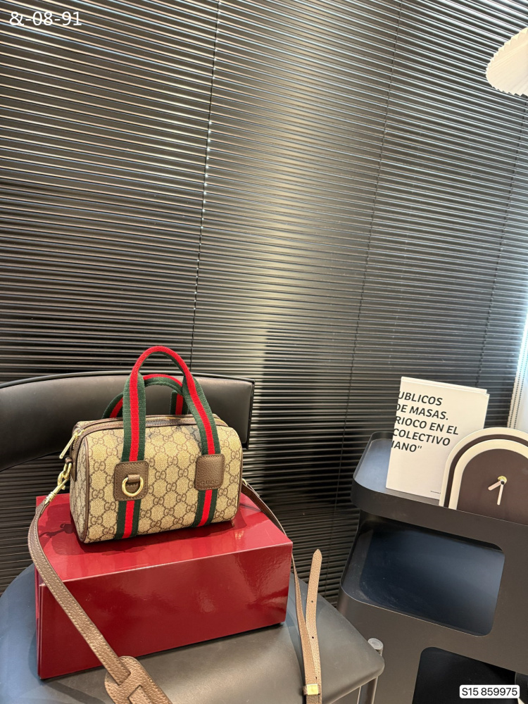 Gucci  boston