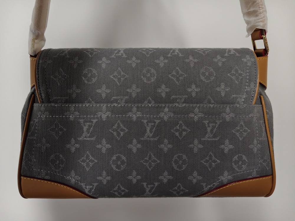 LV Beverly