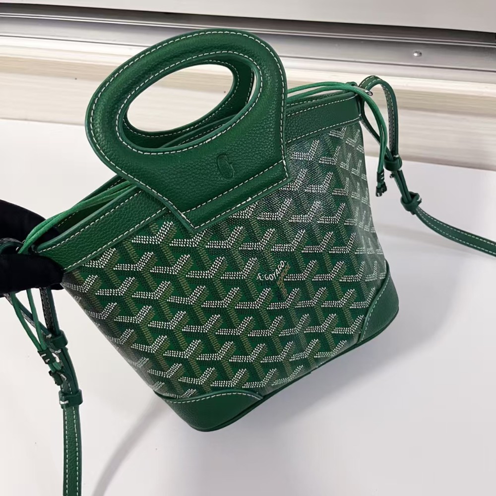 Goyard Beluga