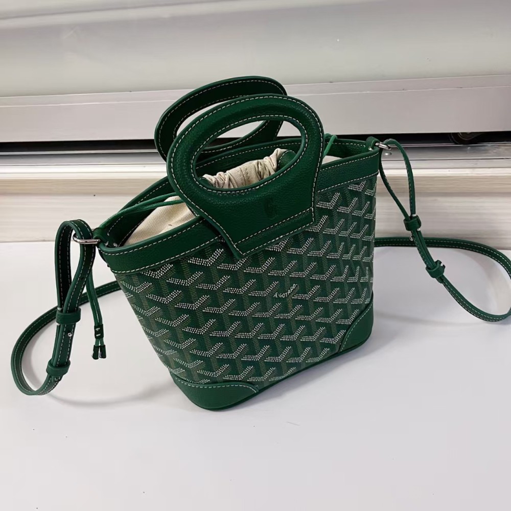 Goyard Beluga