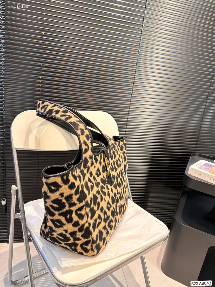 YSL BEA hobo