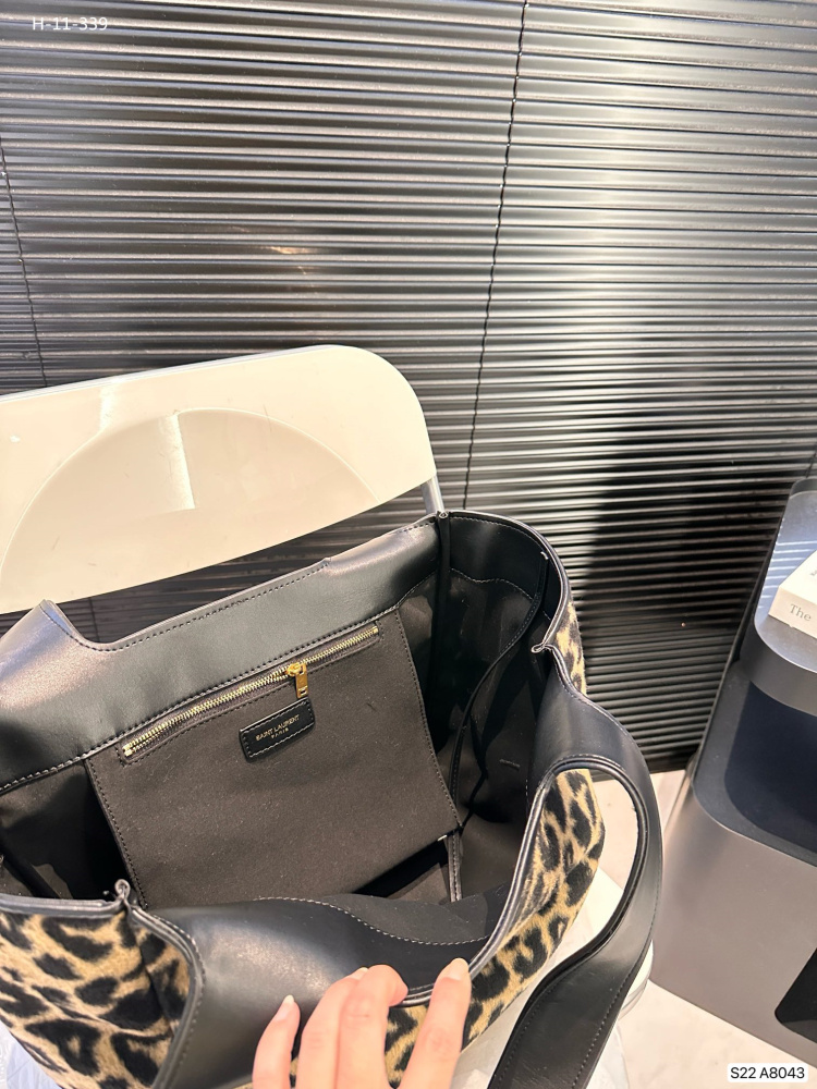 YSL BEA hobo