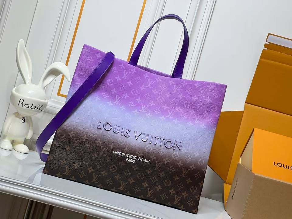 LV tote