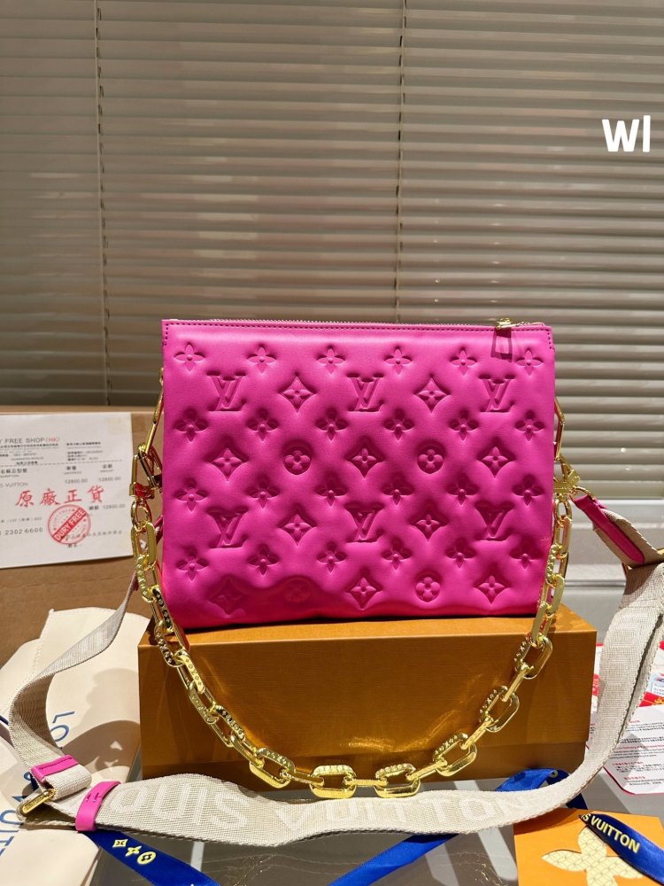 LV pink coussin