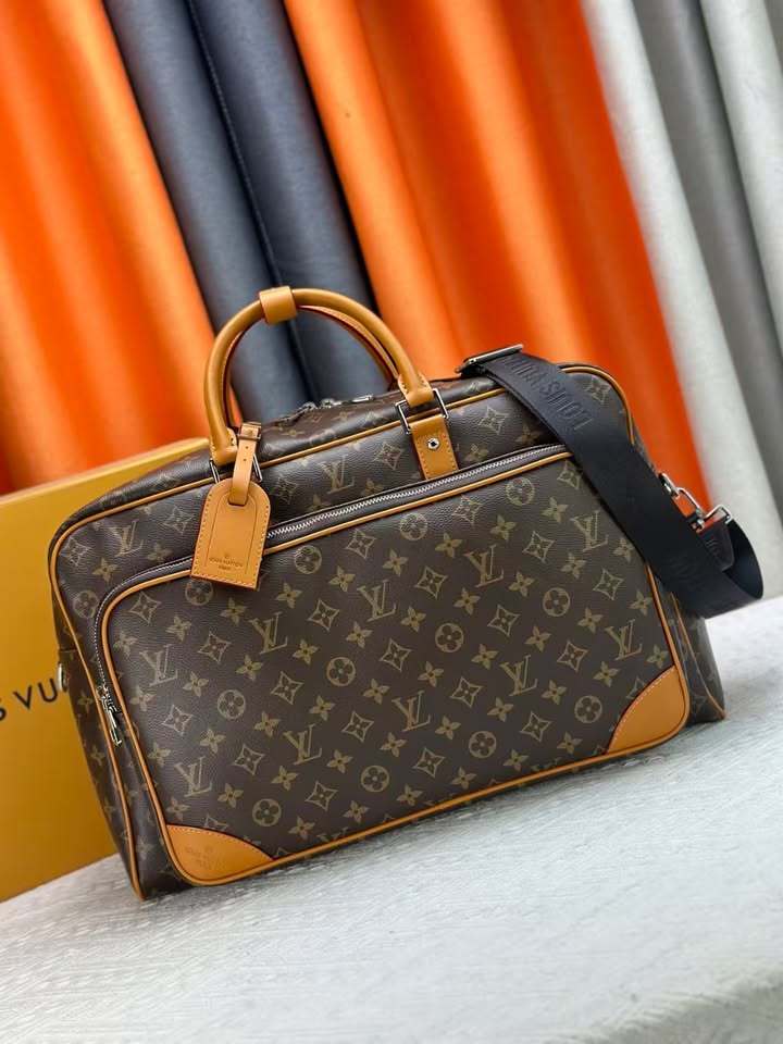 LV weekender