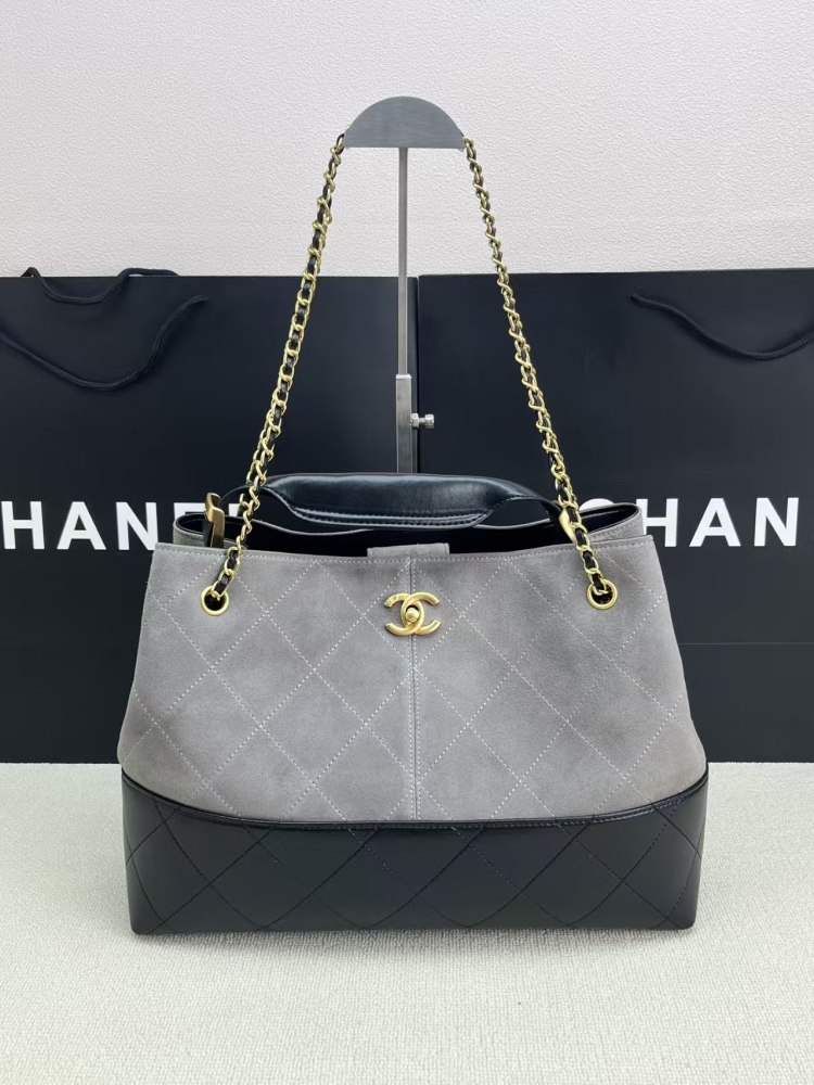 Chanel tote