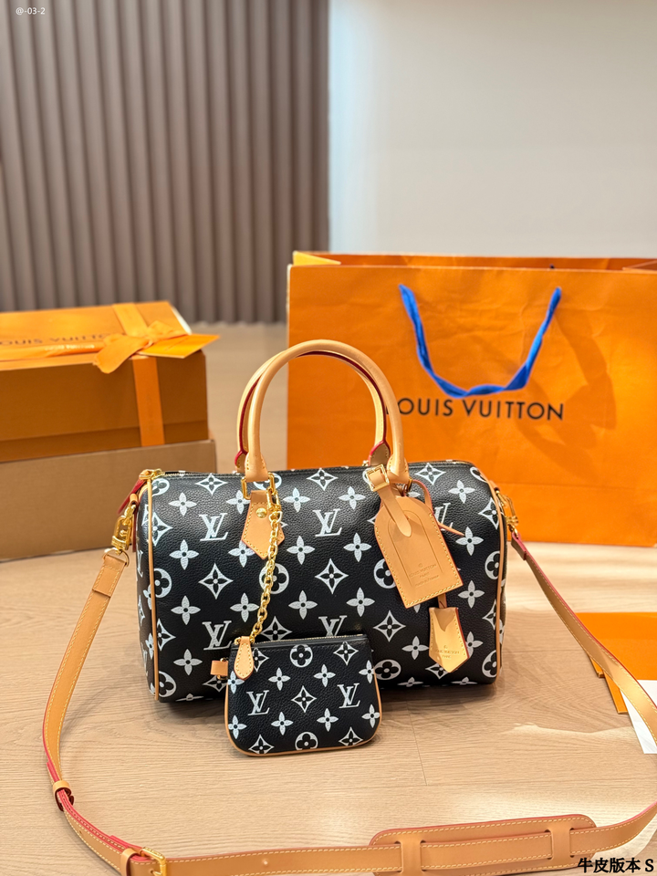 LV black speedy 30
