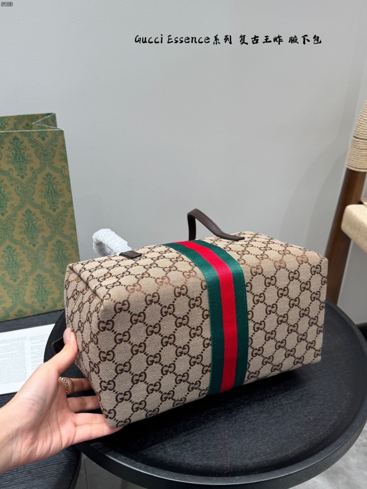 Gucci essence bag