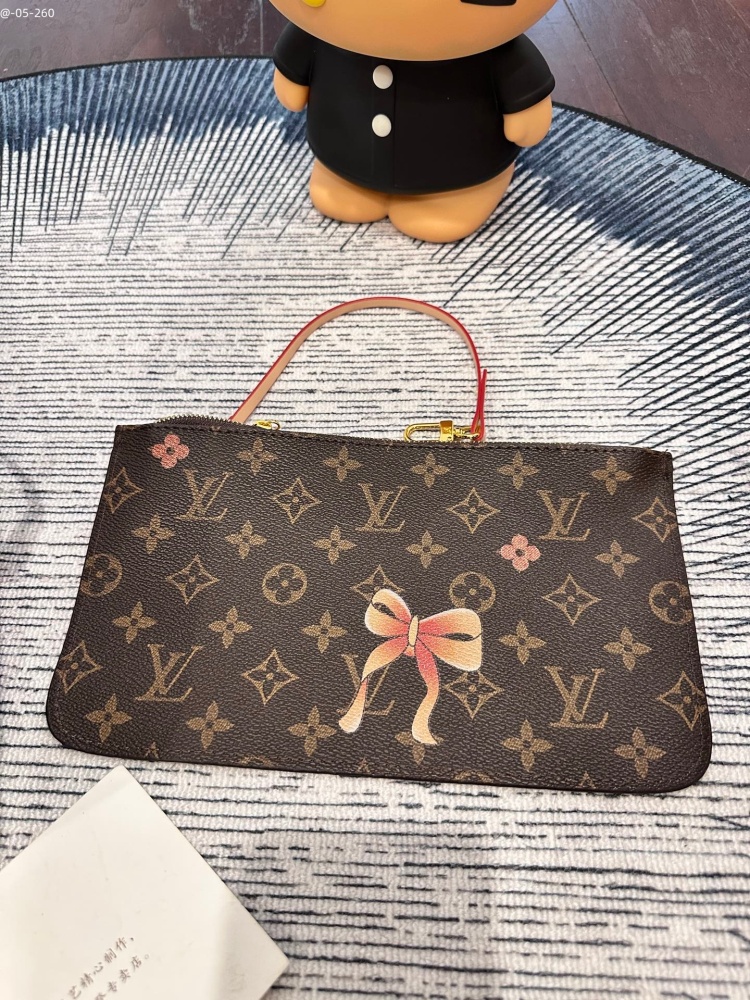 LV pet print neverfull bag