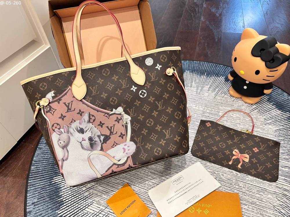LV pet print neverfull bag