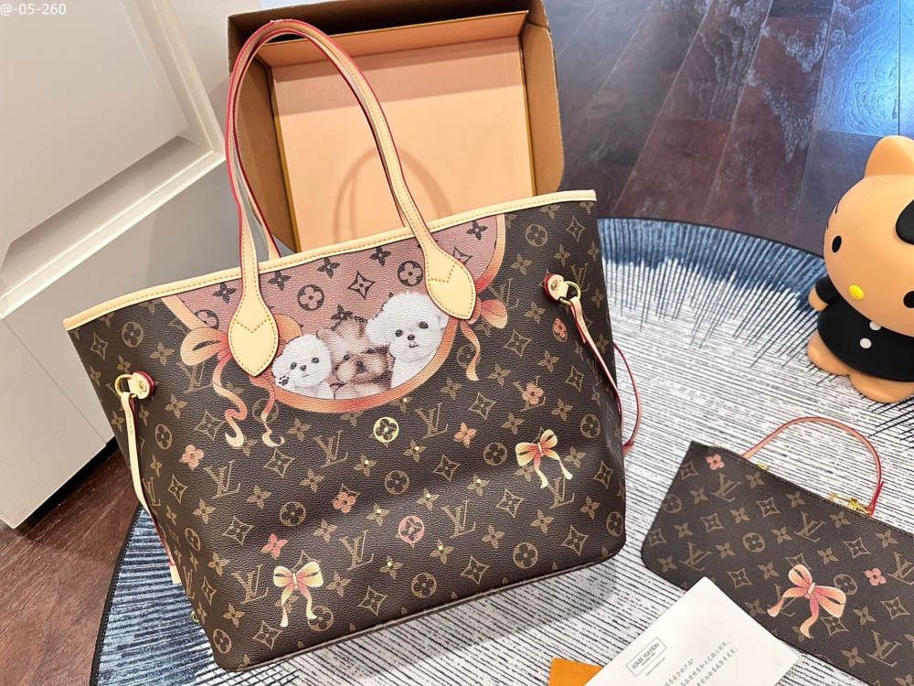 LV pet print neverfull bag