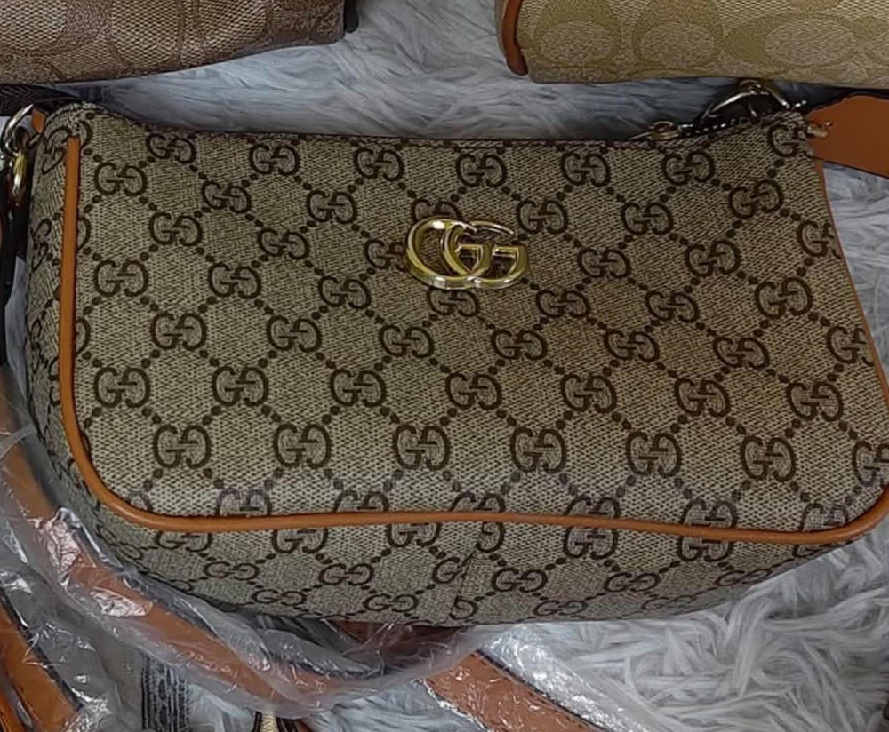 LV duffle bag 50 cm and black bumbag
