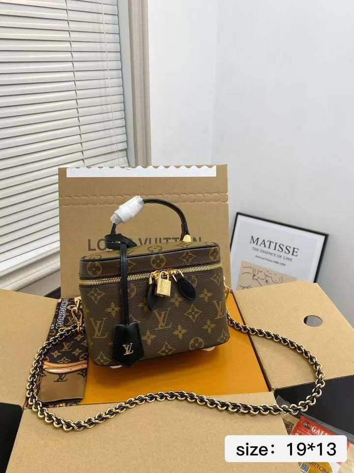 HH wallet and ll small bag