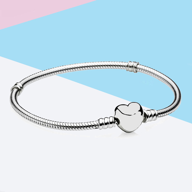 Pandora S925 Silver Moments Heart Snake Chain Bracelet
